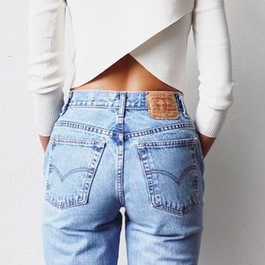 Levi’s Vintage 550 Wedgie Fit Lightwash Jeans 8-10